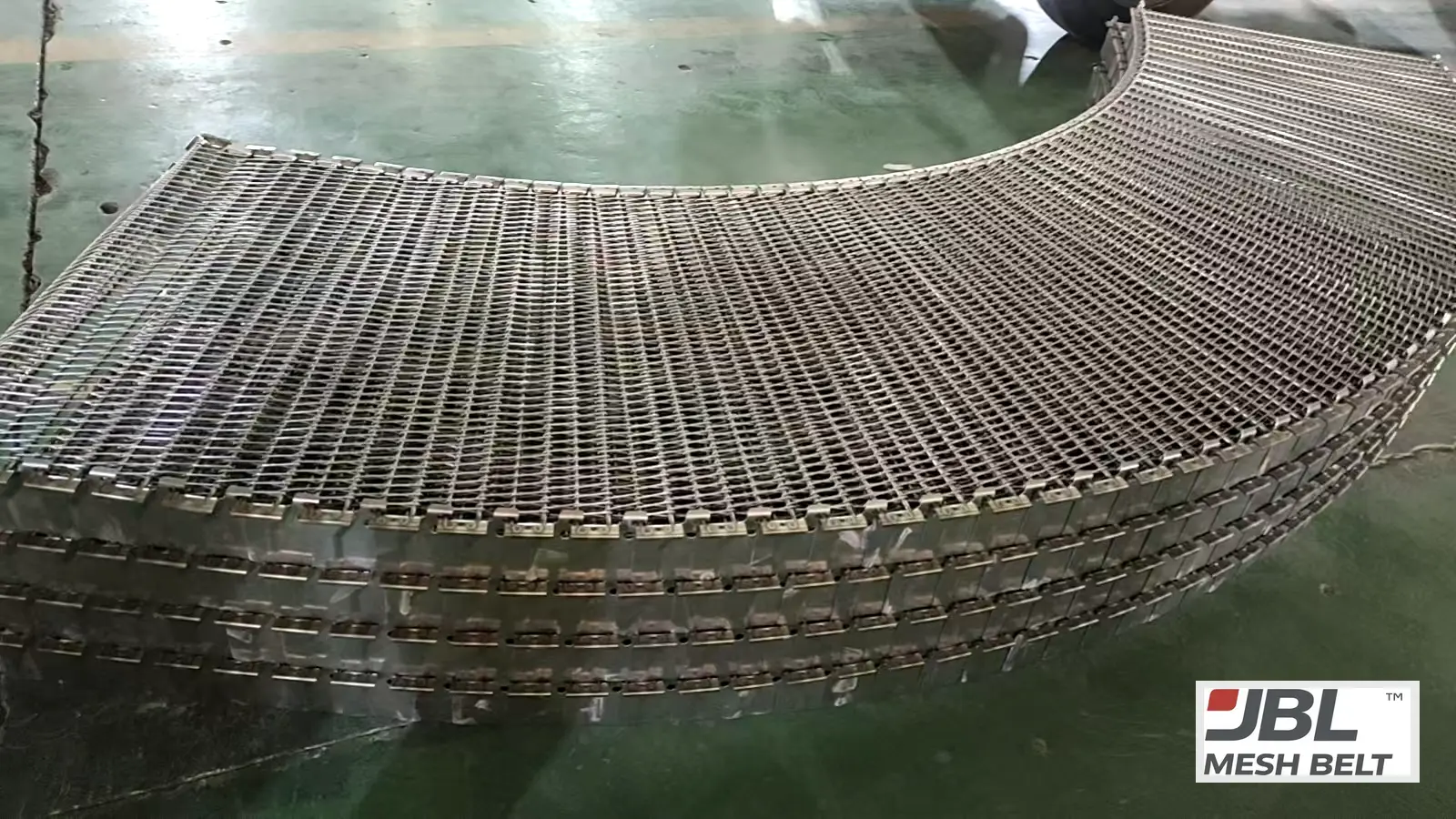 Stacking test: four tiers on a curve