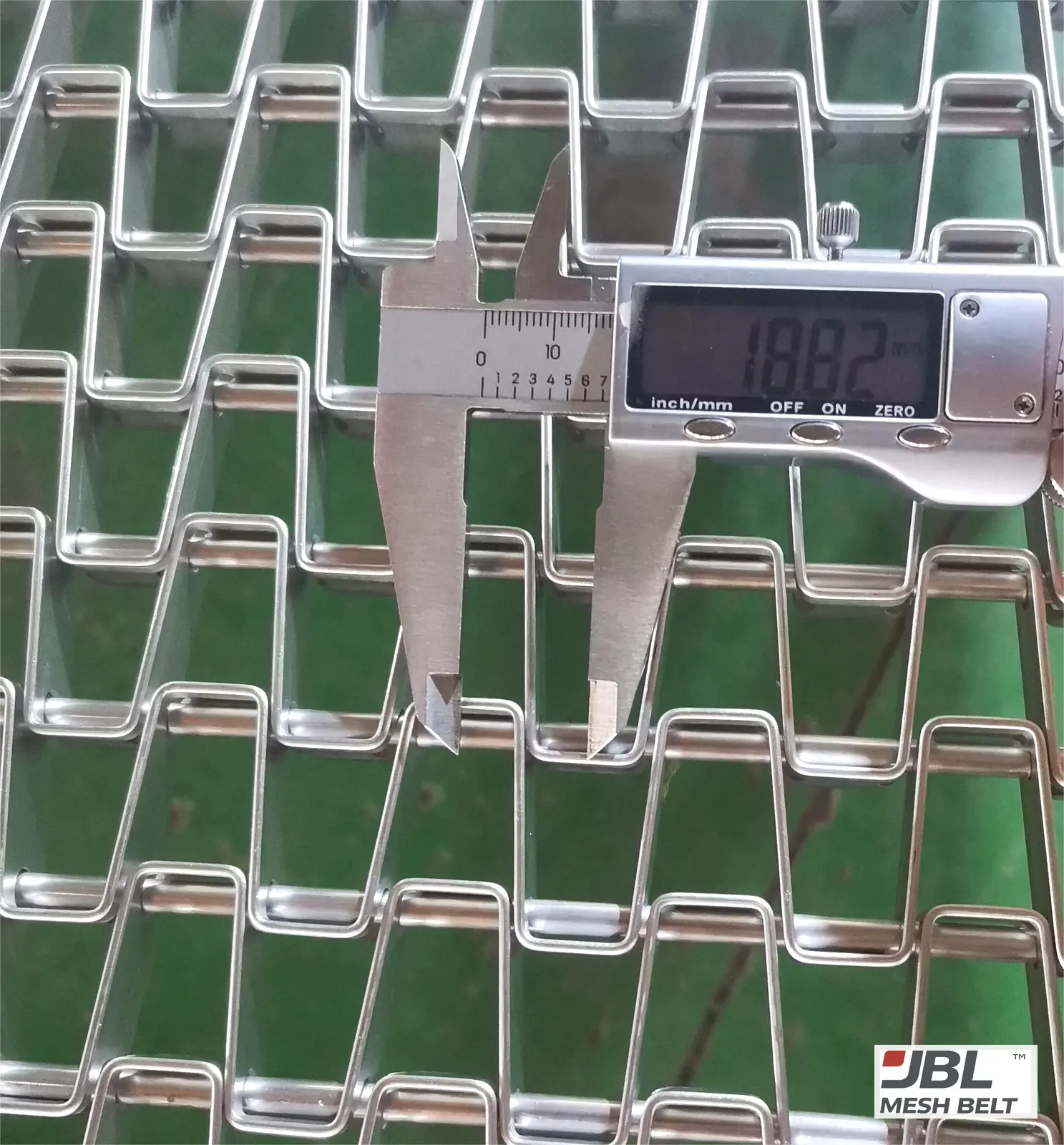 Mesh opening: 18.82 mm