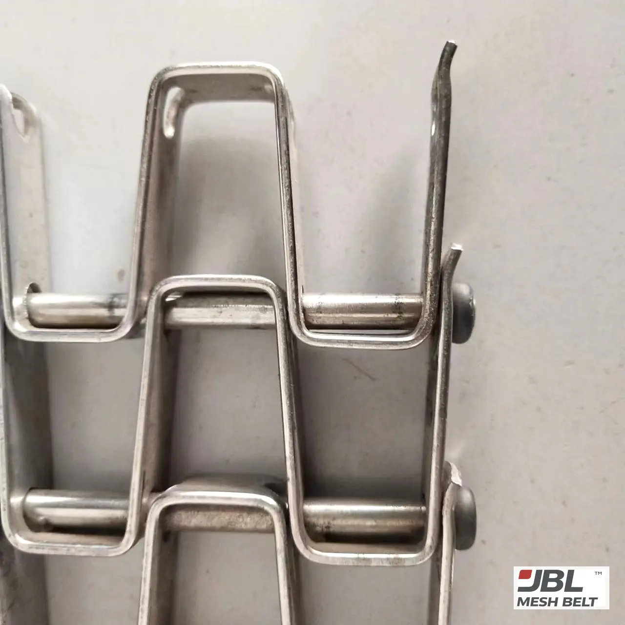 Bend radius and edge, close up