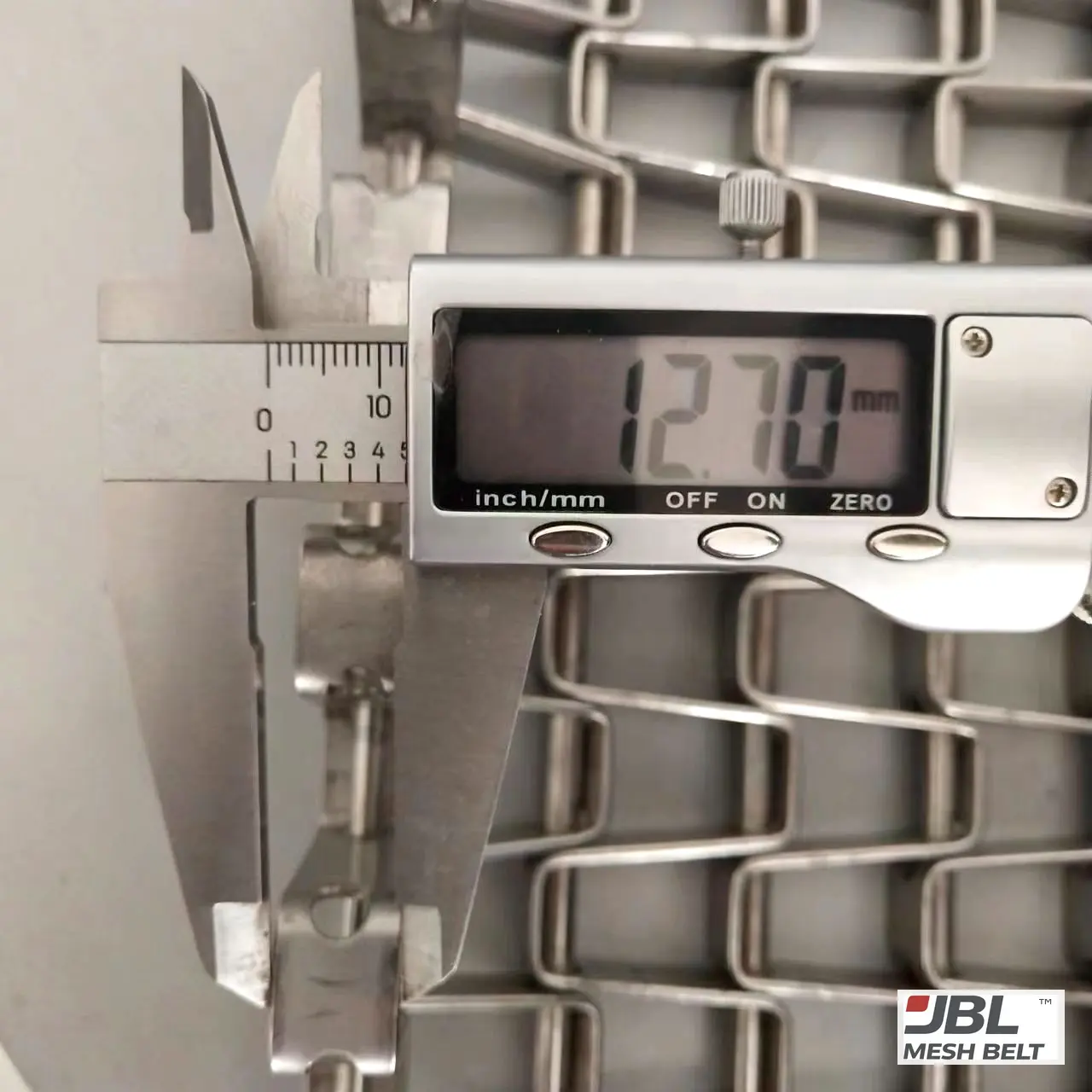 Edge detail: 12.70 mm (½ in)