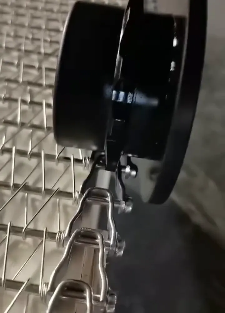 Sprockets Running on the Bulk Spiral Belt Before Shipment
