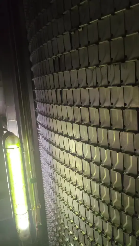 Self-Stacking Belt Running in a Freezer