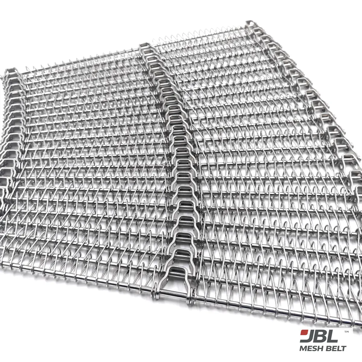 Small radius belt: three-row links